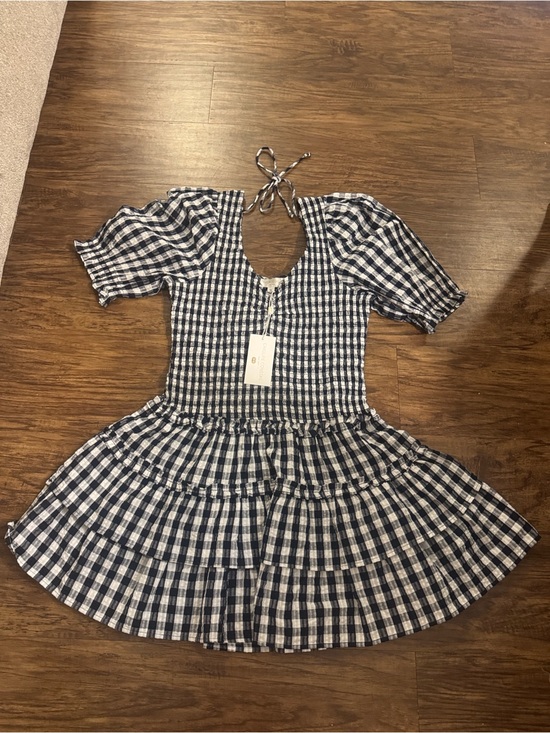 Dresses & Skirts - NWT Tuckernuck dress size medium